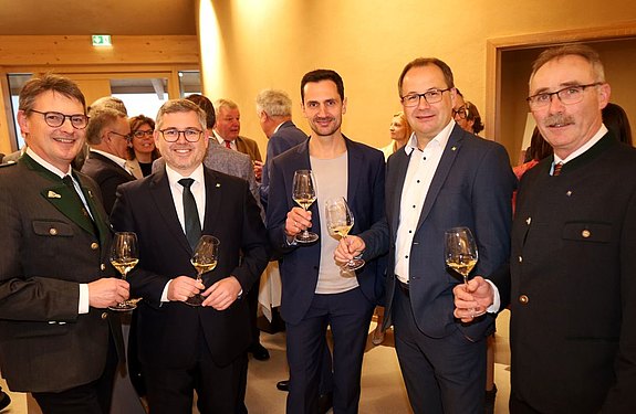 LR Schleritzko eröffnete neues "Gruber-Weingut" in Röschitz