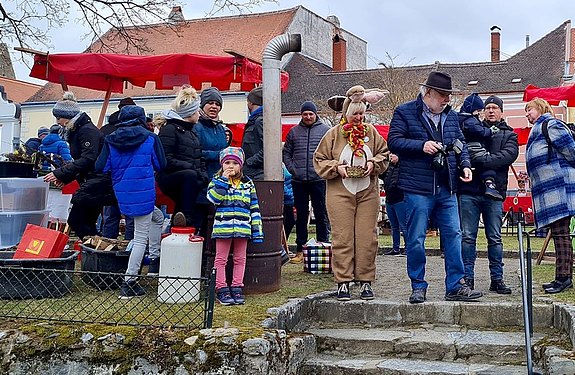 Volkspartei Drosendorf überraschte mit "Osterhasenteam"