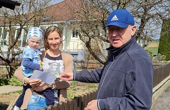 ÖVP-Frühlingsgruß mit Blumensamen in der Bezirksstadt Horn