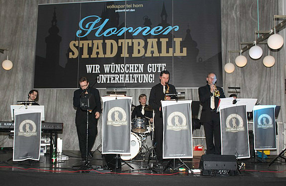 Horn: Stadtball - Ballnacht mit Tanzvergnügen