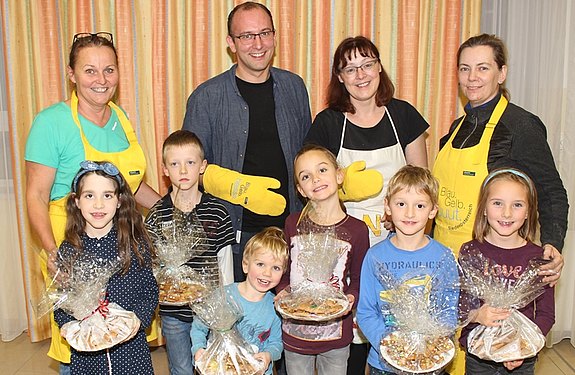 NÖAAB Horn: Kekse backen mit vierzig begeisterten Kindern